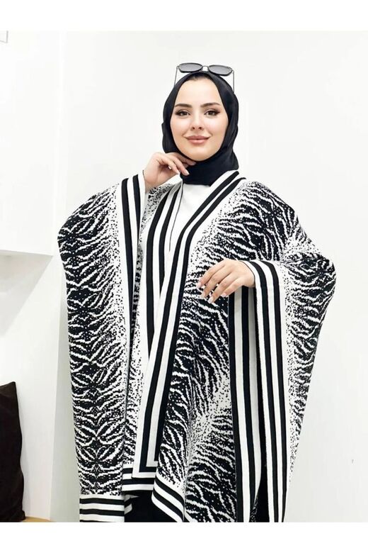 Kadın Çift Taraflı Kulanılabilen Zebra Desenli Şal Panço