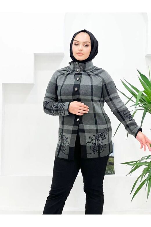 Gül Desenli Düğmeli Hırka