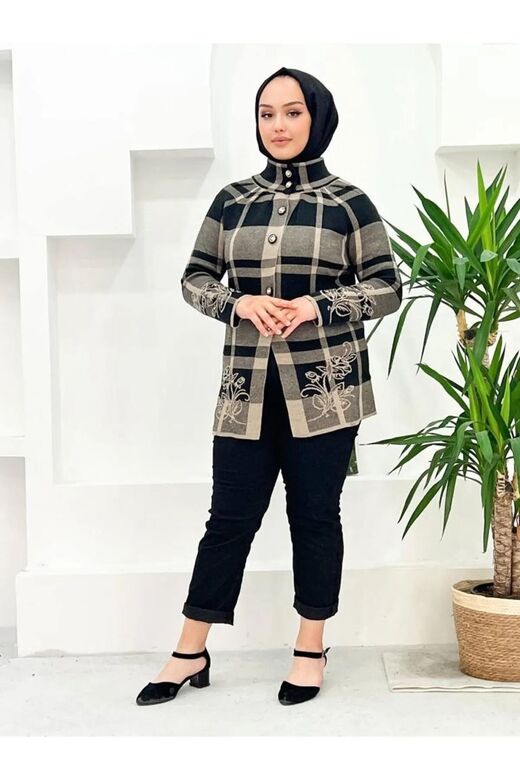 Gül Desenli Düğmeli Hırka