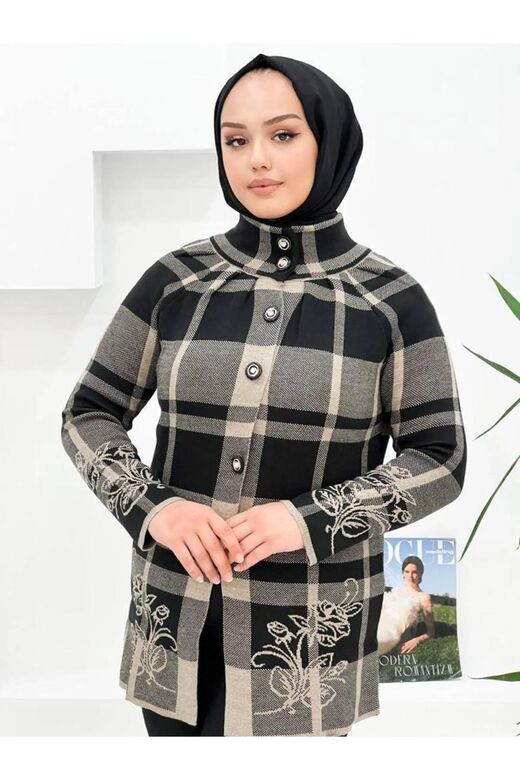 Gül Desenli Düğmeli Hırka