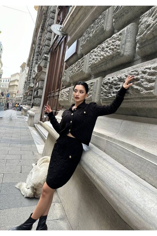 Gömlek Yaka Kazak Saç Örğüsü Düğmeli Etekli Takım