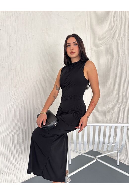 Drapeli Vatkalı Kolsuz Yırtmaçlı Sandy Kumaş Elbise