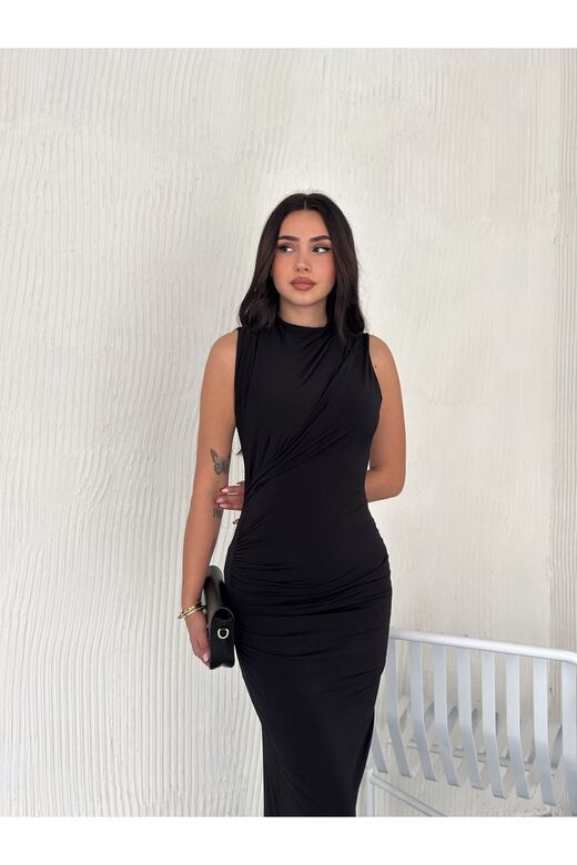 Drapeli Vatkalı Kolsuz Yırtmaçlı Sandy Kumaş Elbise