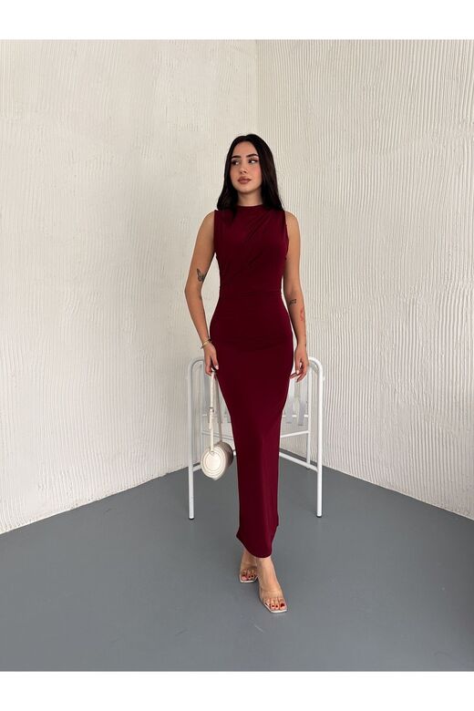 Drapeli Vatkalı Kolsuz Yırtmaçlı Sandy Kumaş Elbise