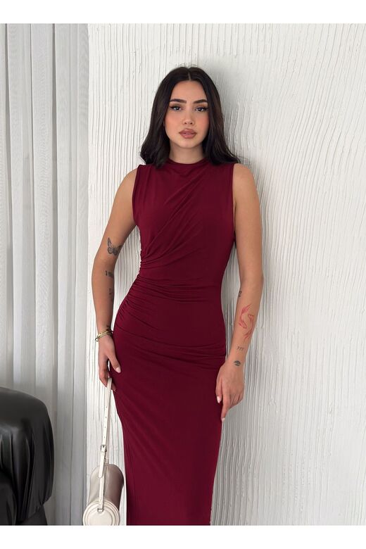 Drapeli Vatkalı Kolsuz Yırtmaçlı Sandy Kumaş Elbise