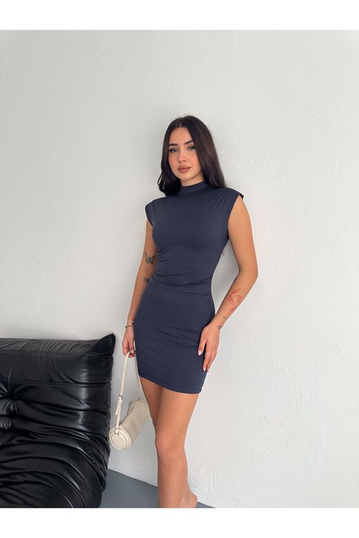 Dik Yaka Vatkalı Crep Kısa Kol Drapeli Elbise
