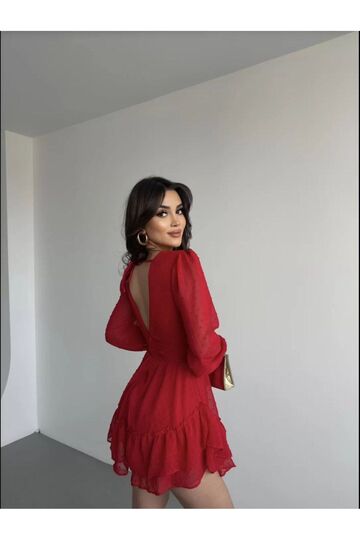 Düşük Sırt Dekolteli Kırmızı Şortlu Elbise