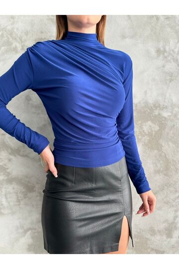 Omuz Ve Beli Büzgülü Dik Yaka Sandy Kumaş Bluz