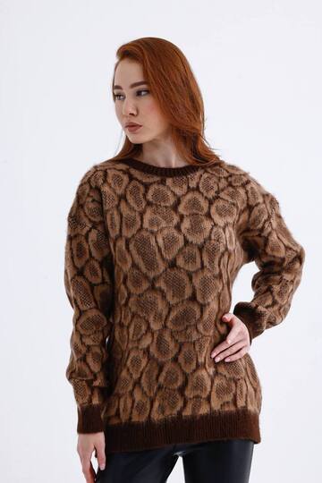 LEOPAR DESENLİ YOMUŞAK DOKULU TRİKO KAZAK