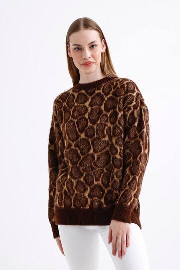 LEOPAR DESENLİ YOMUŞAK DOKULU TRİKO KAZAK