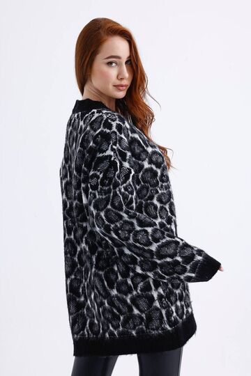 Leopar Desenli Oversize Düğmeli Yomuşak Triko Hırka