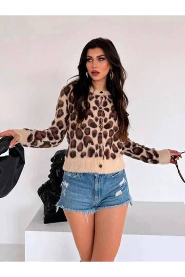 Leopar Desen Düğmeli Yumuşak Crop Hırka