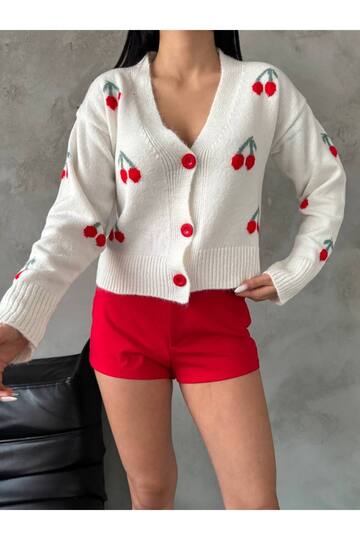 KİRAZ ÖRME DETAYLI DÜĞMELİ  TRİKO CROP HIRKA
