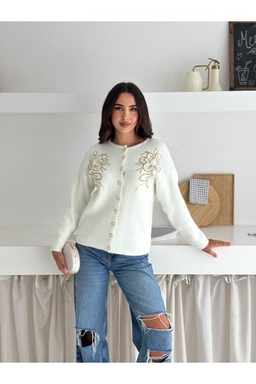 Yumuşak Dokulu Çiçek Desenli Düğmeli Triko Hırka