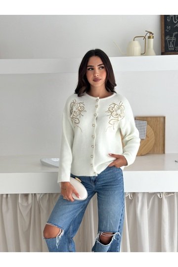 Yumuşak Dokulu Çiçek Desenli Düğmeli Triko Hırka