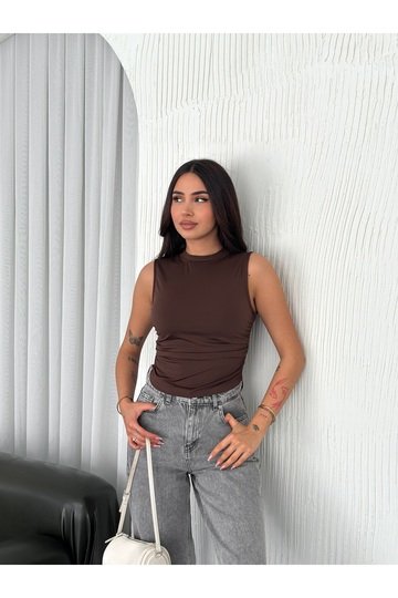 BÜZGÜLÜ DRAPELİ KOLSUZ MODAL KUMAŞ BLUZ