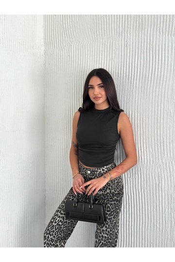 BÜZGÜLÜ DRAPELİ KOLSUZ MODAL KUMAŞ BLUZ