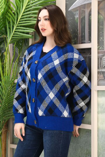 Oversize Yumuşak Ekose Kare Örme Detaylı Düğmeli Triko Hırka