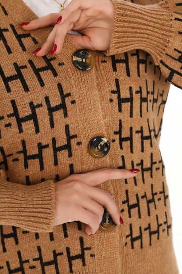 Oversize Yumuşak Örme Detaylı Düğmeli Triko Hırka