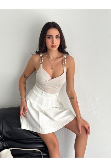 ZİNCİR ASKILI DEKOLTELİ BÜZÜGÜLÜ SANDY KUMAŞ BLUZ
