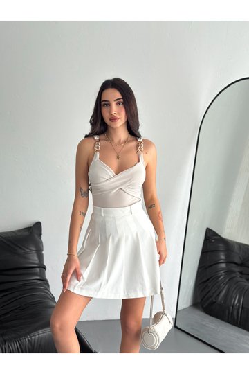 ZİNCİR ASKILI DEKOLTELİ BÜZÜGÜLÜ SANDY KUMAŞ BLUZ