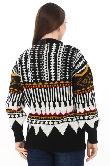 Oversize Düğmeli Örme Detaylı Triko Hırka
