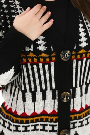 Oversize Düğmeli Örme Detaylı Triko Hırka