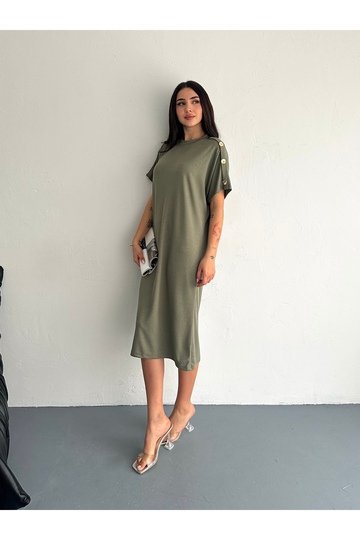 SÜS DÜĞME DETAYLI YUMUŞAK DOKU MODAL KUMAŞ ELBİSE