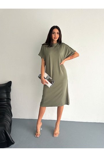 SÜS DÜĞME DETAYLI YUMUŞAK DOKU MODAL KUMAŞ ELBİSE