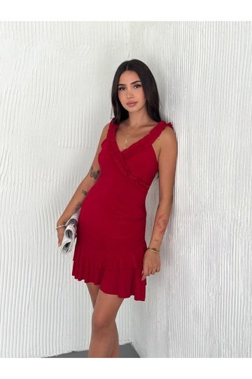 DOKUMA DETAYLI ASKILI SANDY KUMAŞ ELBİSE