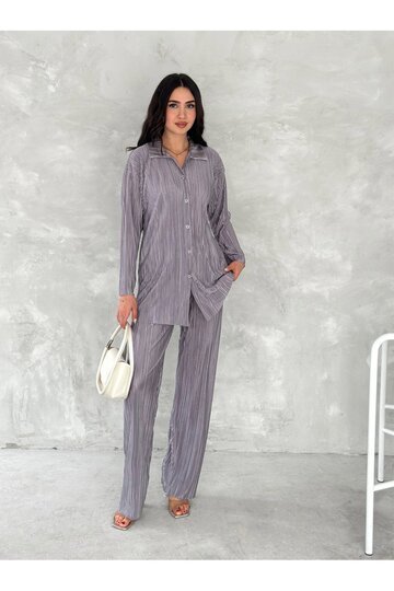 PİLİSELİ KUMAŞ BELİ LASTİKLİ RAHAT KALIP GENİŞ PAÇA PANTOLUN GÖMLEKLİ TAKIM