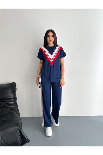 GARNİLİ KOLUNDAN ŞERİTLİ MODAL KUMAŞ EŞOFMAN TAKIM
