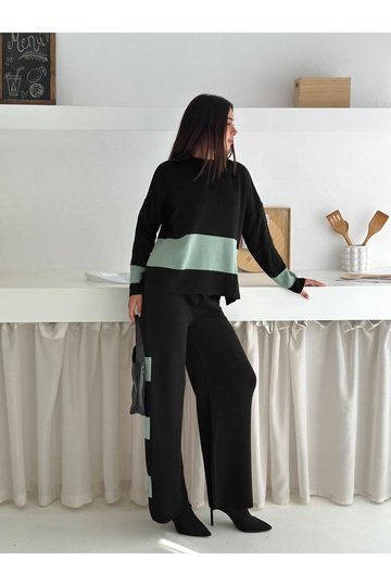 Garnili Yırtmaç Detaylı Triko Takım
