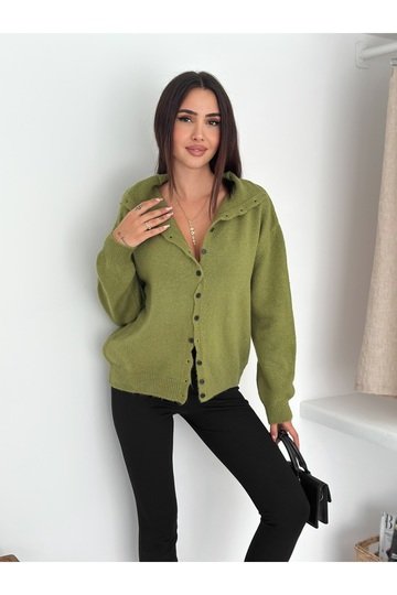 Yumuşak Dokulu Düğmeli Triko Hırka