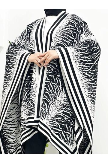 Kadın Çift Taraflı Kulanılabilen Zebra Desenli Şal Panço