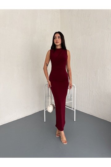 DRAPELİ VATKALI KOLSUZ YIRTMAÇLI SANDY KUMAŞ ELBİSE