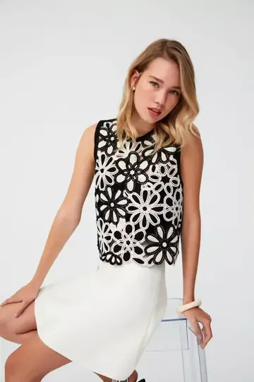 Siyah Beyaz Detaylı Mini Elbise