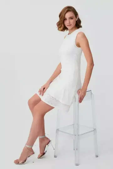 Fırfır Detaylı Beyaz Mini Elbise Tamamlayıcı Ürün