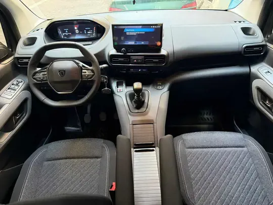 Peugeot Rifter Siyah